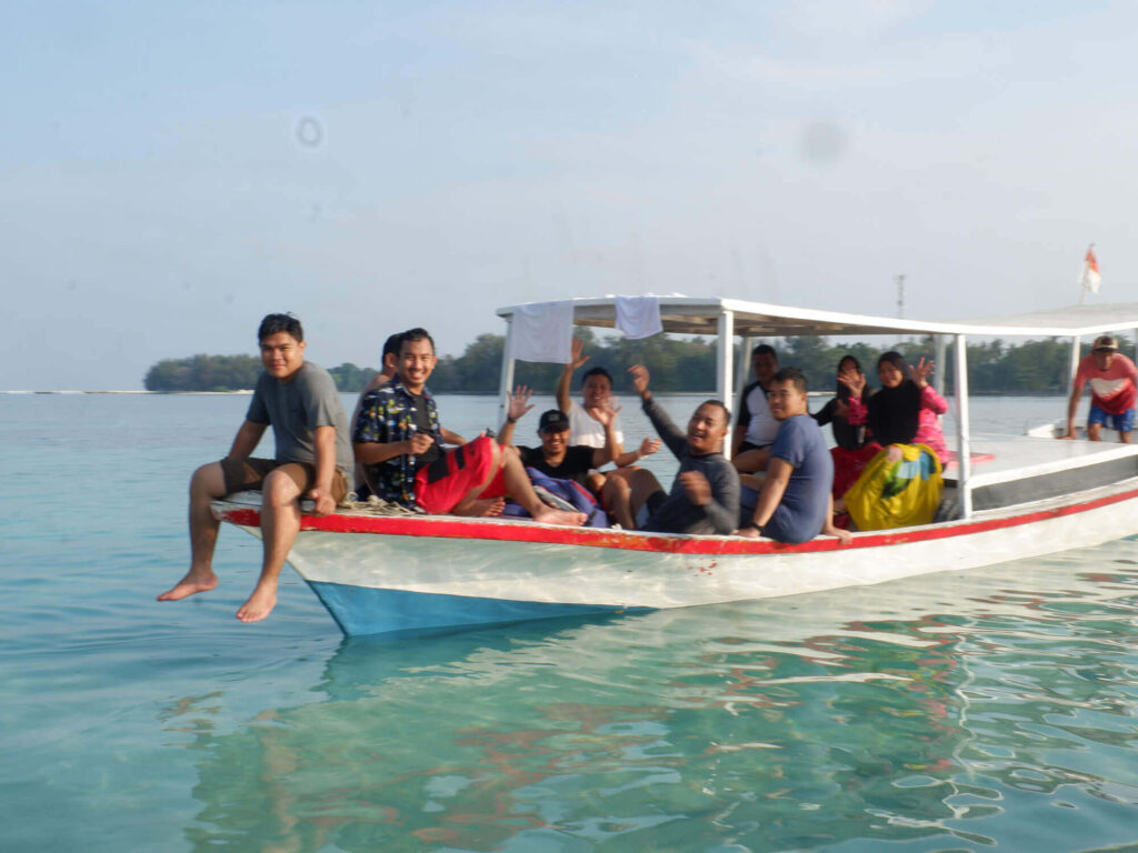 sewa kapal keluarga tour pulau seribu